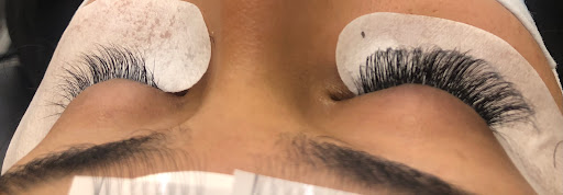 deluxe lash place