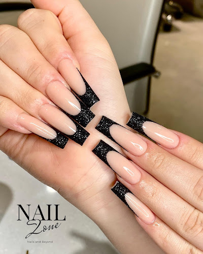 Nail Zone interior view