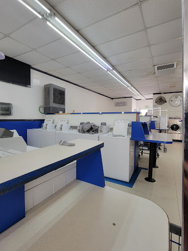 Highland Center Laundry - Thumbnail