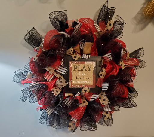 M & M Wreaths & Decor - Thumbnail