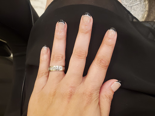 Pinkees Nail-Spa & Waxing - Thumbnail