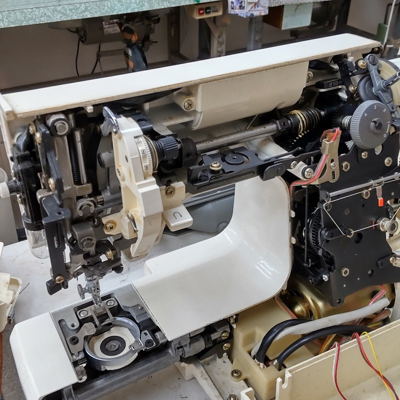 🟢🟢創業５０年#優れた服のお直しの店# ミシン販売と修理 &〈紳士服·婦人服〉# 服のリフォーム 、寸法直し、リメイクの専門店 ソーイングたつみ生駒駅前店 ★★ミシンの店(ミシンメーカー技術認定代理店) 株式会社 たつみ商会