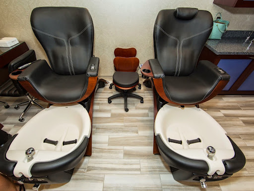 Mariposa Salon - Thumbnail