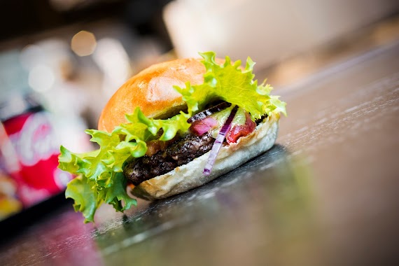 Moll&Co. Burger, Author: Enzo Rodriguez