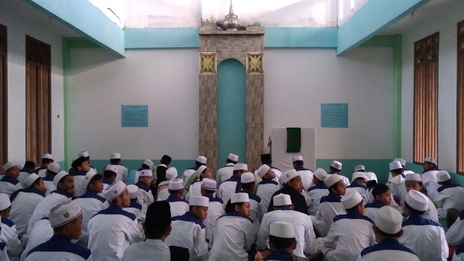 Pondok Pesantren Al-Hidayah Al-Mumtazah Bekasi, Author: Imah Dee