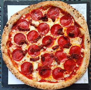 QUINTO PIZZA (odbiór osobisty, dostawa do domu) Bolesława i Władysława Dehnelów 4, 41-250 Czeladź, Polska