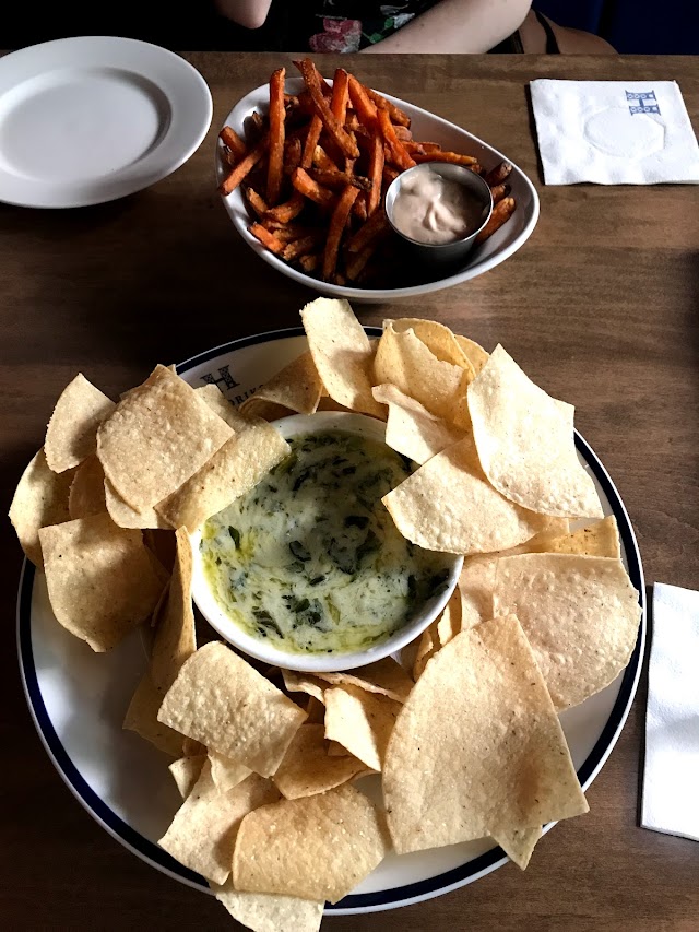 Hendriks Restaurant & Bar