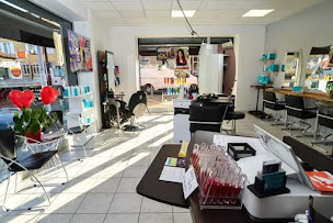 Photo n°2 de Authentik Coiffure à Heyrieux (Salon de coiffure)