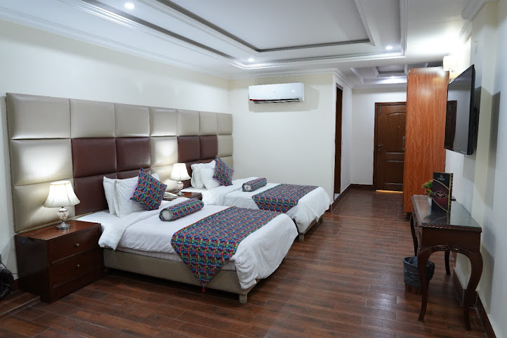 Grand Millennium Hotel by null