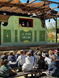 Photo n°9 de La Guinguette de Marius et la place du marché à La Barben (Restauration rapide)