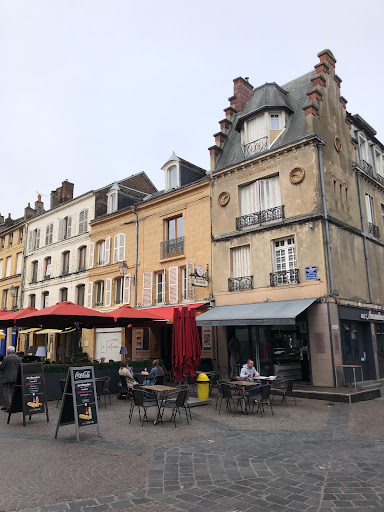 Aux Amandines Gallery - France