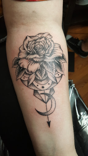 Skin Tight Tattoo - Thumbnail