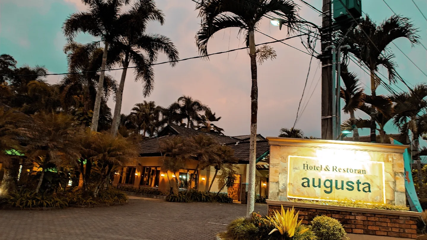 Augusta Hotel & Glamping Sukabumi