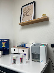 Photo n°4 de Dr.Benzakour Ali à La Lande-de-Fronsac (Dentiste)