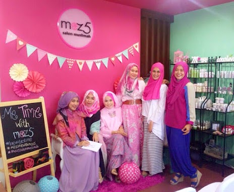 moz5 Salon Muslimah, Author: Sandra Buana Sari