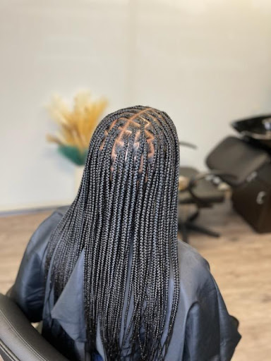 J Unique'z Beauti Bar LLC