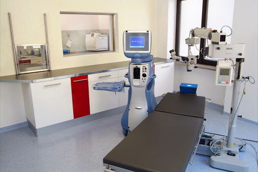 Ophthalmologist Dr. Hutter - Thumbnail