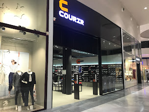 Photo n°10 de Courir à Barjouville (Magasin de vêtements pour jeunes)