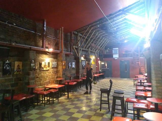 La Topa Tolondra Nightclub