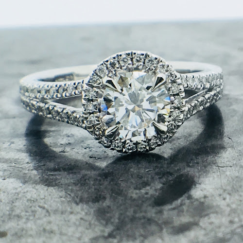 D G Bespoke Jewellery Phone number