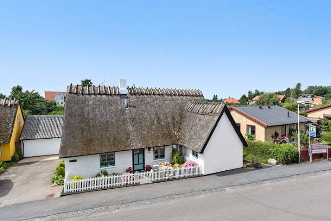 Opinii despre The White House Bed and Breakfast în Frederiksværk - Hotel