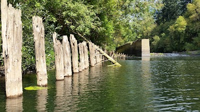 Yamhill Locks Park