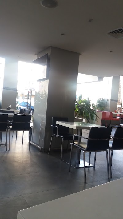 Photos of L'Avenue