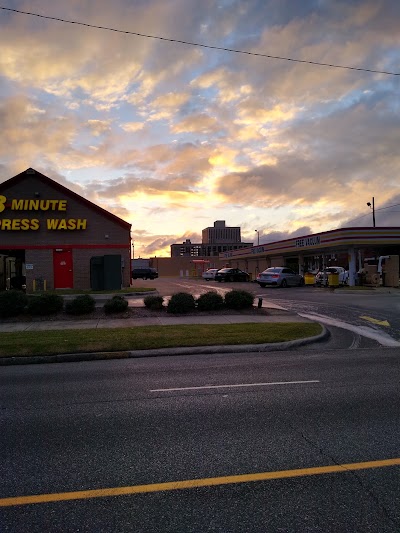 Goo-Goo Car Wash - 4th Avenue South