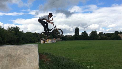 Eynsham Skatepark Gallery - United Kingdom