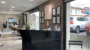 Photo n°1 de Fr'Ange and Co’ à Cornier (Salon de coiffure)