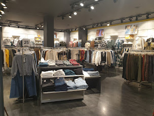 Photo n°2 de Cache Cache à Saint-Nazaire (Magasin de vêtements pour femmes)