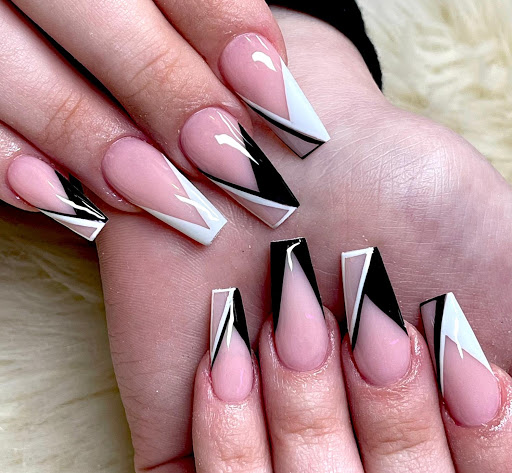 LeLux Nails & Spa - Thumbnail