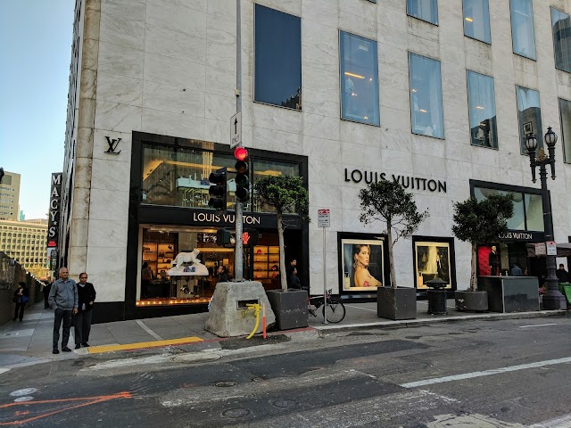 Louis Vuitton San Francisco Union Square Store in San Francisco, United  States