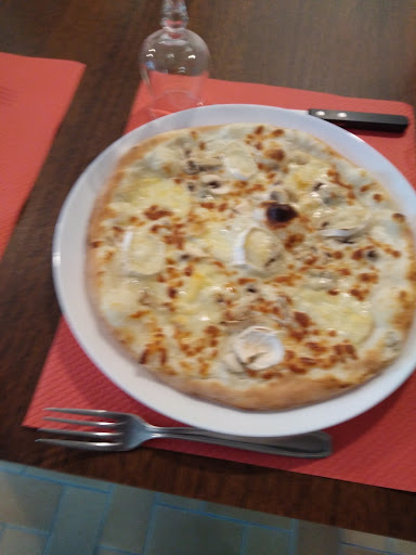 Photo 4 - Quazimodo