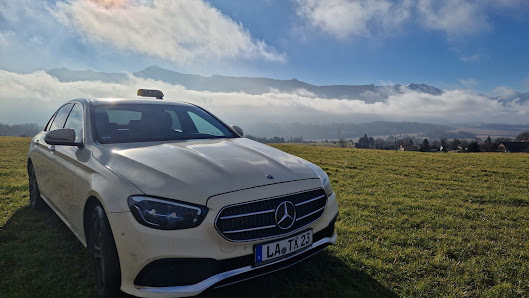 Bild: Taxi Bavaria | Landshut | Taxi 8 | Flughafentransfer Alle