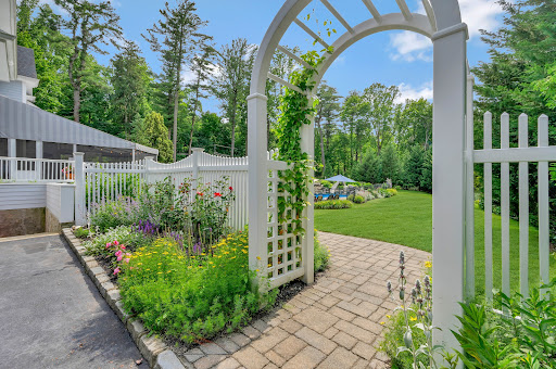 Janine Gleusner, Licensed Real Estate Salesperson - Thumbnail