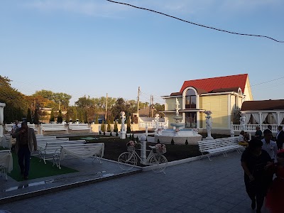 Photos of "P&icirc;ine Caldă"