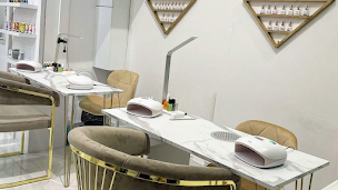 Photo n°1 de Access Nails Montauban à Montauban (Salon spécialisé dans le travail des cils)