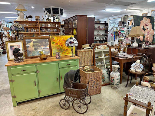 Debbie's Treasure Warehouse - Thumbnail