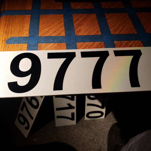 Reflective Curb & Mailbox Address Plaques - Thumbnail