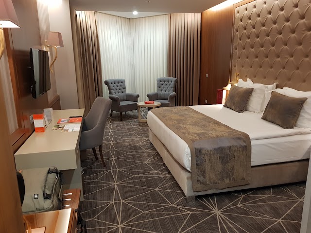 Kaya Laleh Park Hotel
