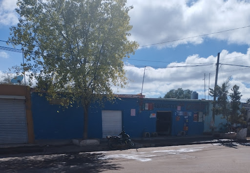Abarrotes La Chatita y el chivero