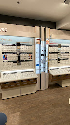 Photo n°10 de Opticien Château-Thierry - Cc Carrefour - Krys à Château-Thierry (Magasin de lunettes de soleil)