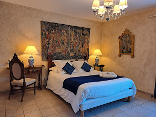 Photo n°24 de La Barde Montfort - 5 chambres d'hôtes de charme, 5km de Sarlat, Périgord Noir, piscine, table d'hôtes, vue château, parking à Vitrac (Piscine)