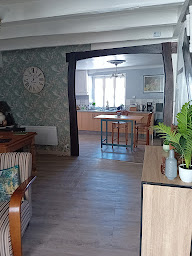 Photo n°5 de Numéro 2 ~ La Petite Maison à Champagne-Mouton (Logement indépendant avec services)