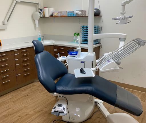 Hollywood Dental Surgery (NOT GOVERNMENT) - Thumbnail