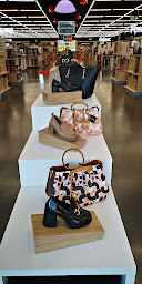 Photo n°1 de Besson Chaussures Arras à Arras (Magasin de vêtements pour femmes)