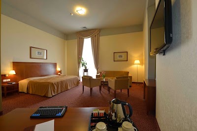 Photos of Hotel Magyar Kir&aacute;ly