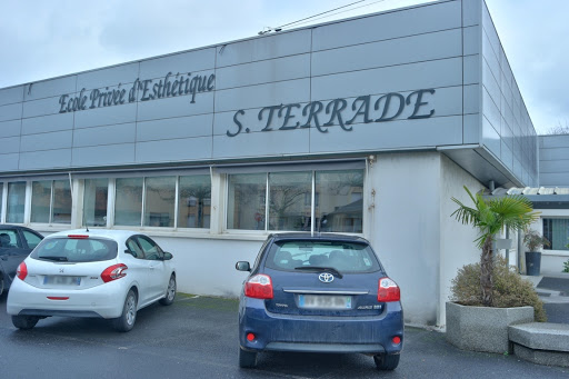 School Terrade Brive-La-Gaillarde - Training Esthétique, Coiffure, Makeup & Spa - Thumbnail