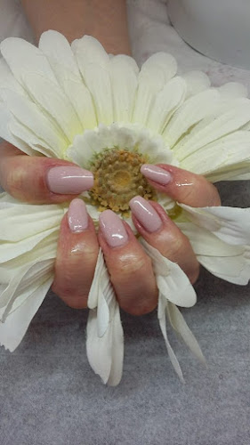http://www.connectionshairbeauty.co.uk/